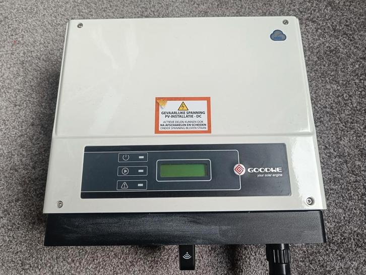 Goodwe inverter omvormer zonnepanelen, Doe-het-zelf en Verbouw, Zonnepanelen en Toebehoren, Zo goed als nieuw, Overige typen, 200 wattpiek of meer