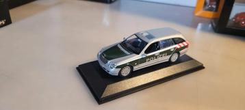 Minichamps Mercedes E_klasss T_Modell S211 Polozei Sample  beschikbaar voor biedingen