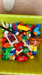 Heel veel duplo met poppetjes en blokjes met letters, Kinderen en Baby's, Speelgoed | Duplo en Lego, Ophalen, Gebruikt, Duplo