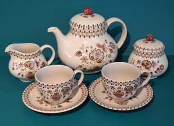 brocante Engels thee-servies beschikbaar voor biedingen