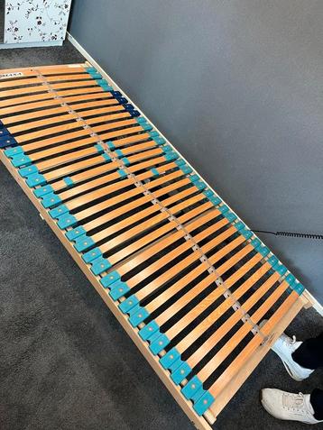 Elektrisch verstelbaar bed / lattenbodem beschikbaar voor biedingen