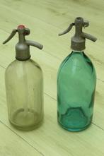 2 vintage oude glazen spuitfles / sodafles wit en blauw, Ophalen of Verzenden