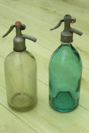 2 vintage oude glazen spuitfles / sodafles wit en blauw  beschikbaar voor biedingen