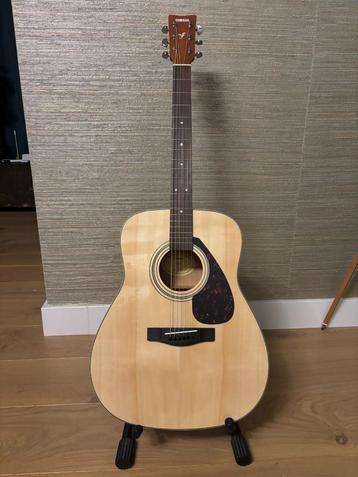 Yamaha F370 akoestische gitaar beschikbaar voor biedingen