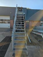 Stalen trap met bordes hoog 3,1mtr nog151, Ophalen