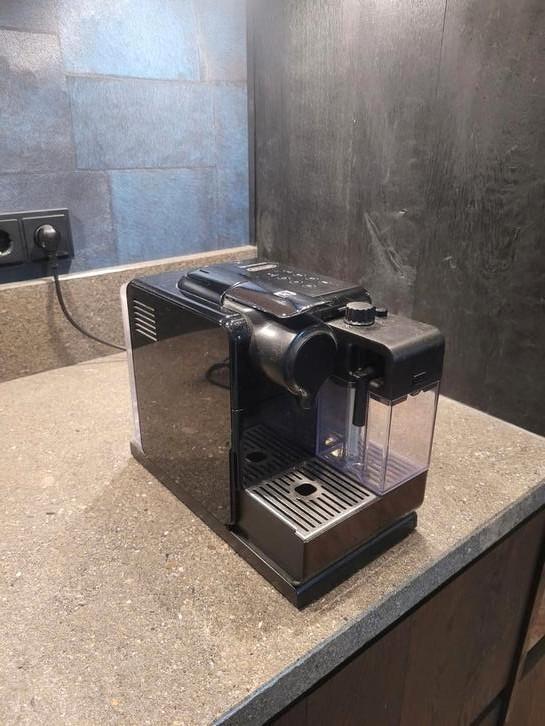 Nespresso DeLonghi, Huis en Inrichting, Keuken | Keukenbenodigdheden, Gebruikt, Ophalen