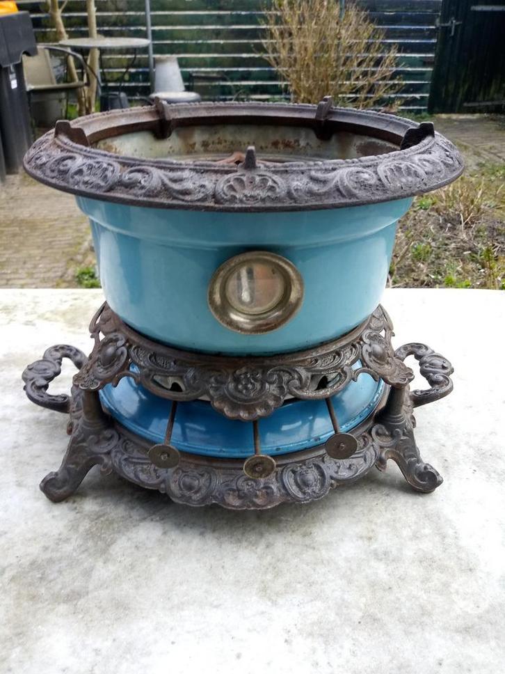 Petroleumstel hemelsblauw gietijzer 3 pits, Antiek en Kunst, Antiek | Emaille, Ophalen of Verzenden