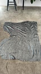 Zwart zilveren suède leren lap 120 x 100, Hobby en Vrije tijd, Stoffen en Lappen, Zwart, Leer of Kunstleer, Ophalen of Verzenden