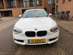 BMW 1-Serie 114I EDE Business+ 75KW 5-DR 2012 Wit, Auto's, BMW, 1-Serie, Achterwielaandrijving, 4 cilinders, Wit