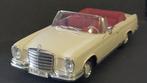 Mercedes Benz 280 SE 1967 cabrio 1:18 Maisto Pol, Hobby en Vrije tijd, Modelauto's | 1:18, Ophalen of Verzenden, Zo goed als nieuw