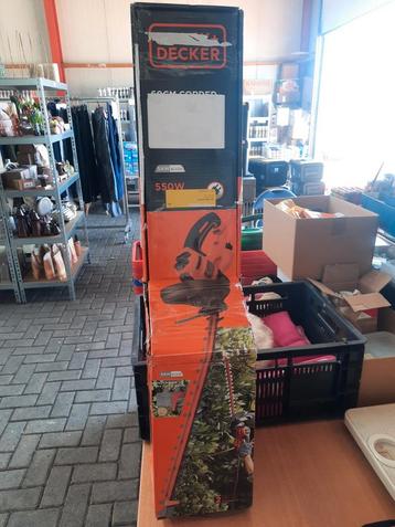 BLACK+DECKER elektrische heggenschaar BEHTS451-QS beschikbaar voor biedingen