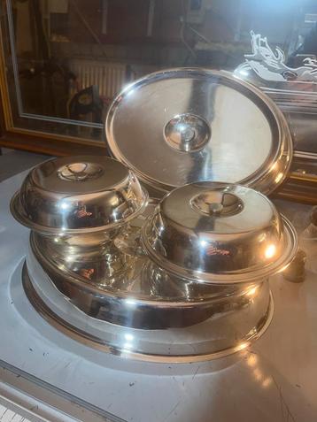 Set serveerschalen, ideaal voor kerstdiner beschikbaar voor biedingen