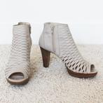 Suede Paul Green Laarsjes s1 (Maat 4½/37½) € 75,-, Beige, Lage of Enkellaarzen, Ophalen of Verzenden, Zo goed als nieuw