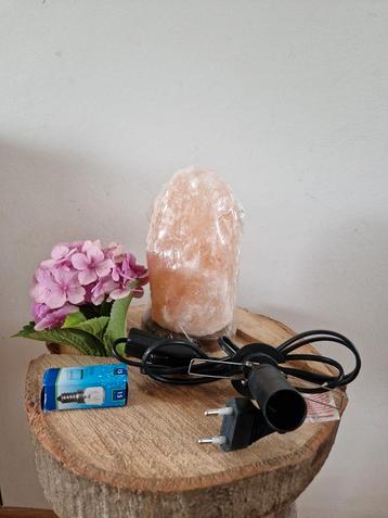 Zoutlamp ongeveer 2 kilo nieuw  beschikbaar voor biedingen