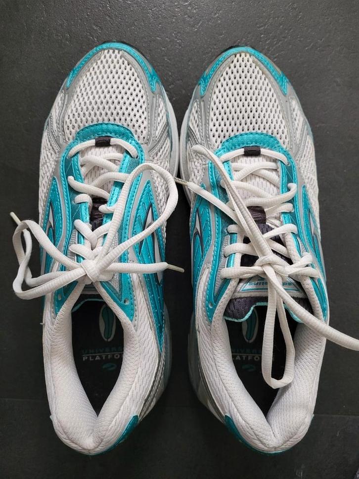 Brooks Adrenaline GTS 7 maat 40.5, Sport en Fitness, Loopsport en Atletiek, Zo goed als nieuw, Hardloopschoenen, Hardlopen, Overige merken