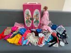 Vintage Barbie Ken kleding clone pop en koffer 80 s, Ophalen of Verzenden, Gebruikt, Barbie