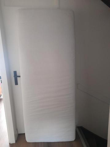 matras 80 bij 200 rookvrij en haarvrij beschikbaar voor biedingen