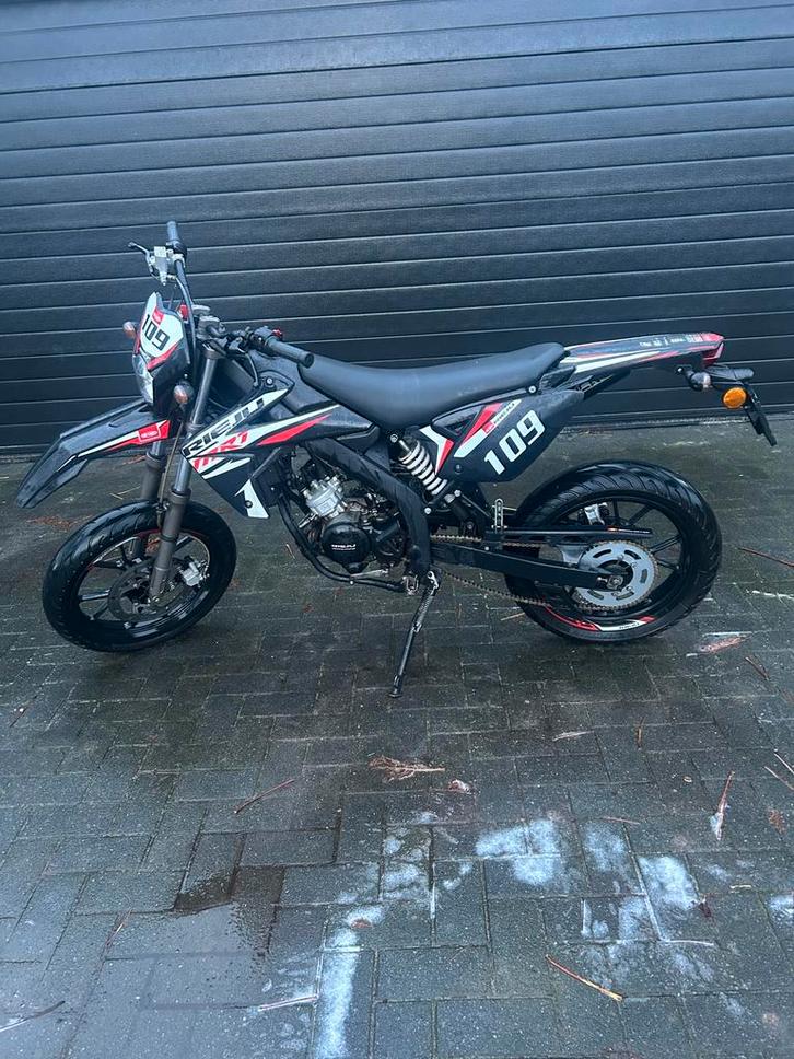 Rieju mrt 50, Fietsen en Brommers, Brommers | Derbi, Zo goed als nieuw, Maximaal 45 km/u, Ophalen