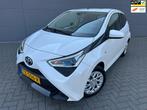 Toyota Aygo 1.0 VVT-i x-play*CAMERA*NAVI*Carplay*AIRCO*APK*N, Voorwielaandrijving, Start-stop-systeem, Gebruikt, Euro 6