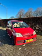 Daihatsu Cuore 1.0 5D 2006 Rood (APK T/M 23 DECEMBER 2026!), Auto's, Daihatsu, 600 kg, 18 €/maand, Cuore, Origineel Nederlands
