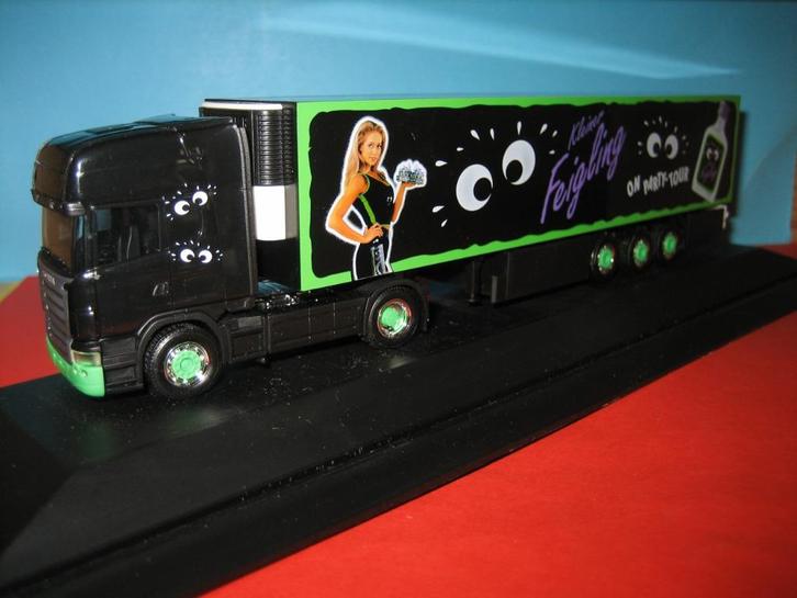 Feigling  SCANIA  R580  in PC-Vitrine  Herpa, Hobby en Vrije tijd, Modelauto's | 1:87, Zo goed als nieuw, Bus of Vrachtwagen, Herpa