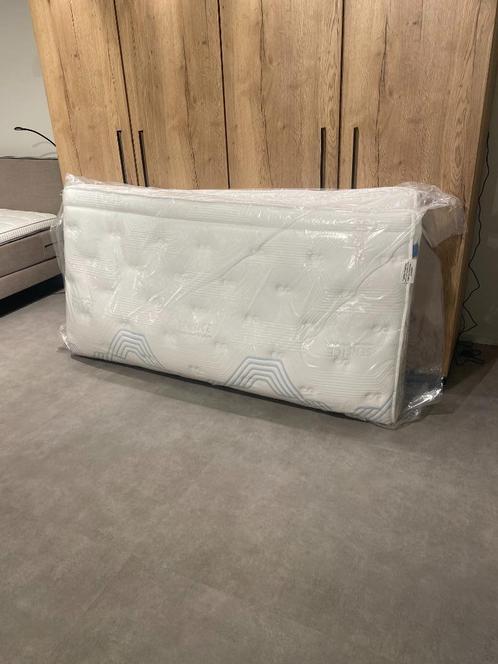 Nieuwe topper in originele verpakking met 30% korting!, Huis en Inrichting, Slaapkamer | Matrassen en Bedbodems, Nieuw, Matras