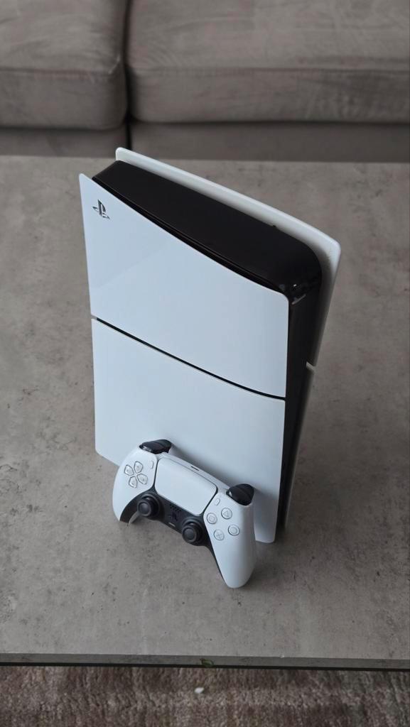 PlayStation 5 Slim Digital - Met Controller, Spelcomputers en Games, Spelcomputers | Sony PlayStation 5, Zo goed als nieuw, Playstation 5 Digital