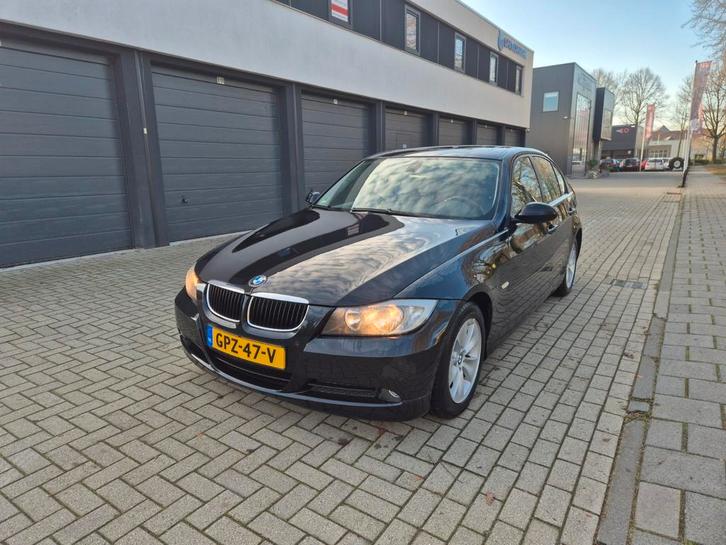 BMW 3-Serie 2.0 I 320 Aut6 2008 Zwart, Auto's, BMW, 3-Serie, Airconditioning, Cruise Control, Elektrische ramen, Lederen bekleding