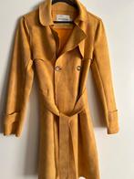 Oker gele Jas, Ophalen of Verzenden, Zo goed als nieuw, Maat 36 (S), Geel