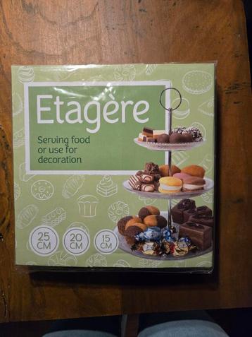 Nieuwe etagère 3-laags + 3 borden beschikbaar voor biedingen