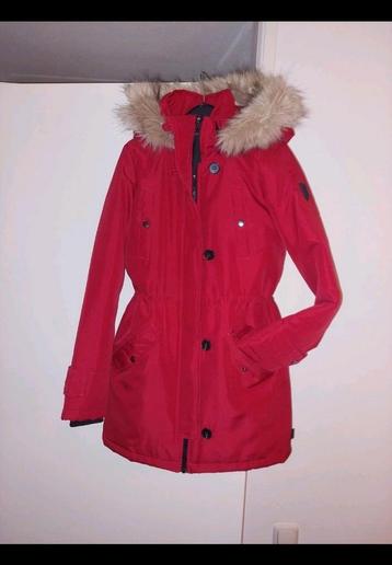 Rode winterjas Vero Moda Als nieuw! Maat XS/S beschikbaar voor biedingen