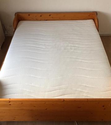 Bed incl matras 160x200