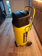 Compressor powerplus POWX1750, Doe-het-zelf en Verbouw, Compressors, 25 tot 100 liter, Ophalen, Zo goed als nieuw, 200 tot 400 liter/min
