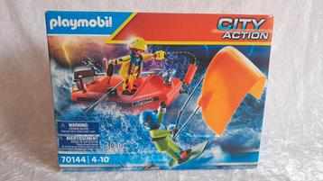 Nieuw Redding van een kitesurfer, Playmobil 70144 surfer beschikbaar voor biedingen