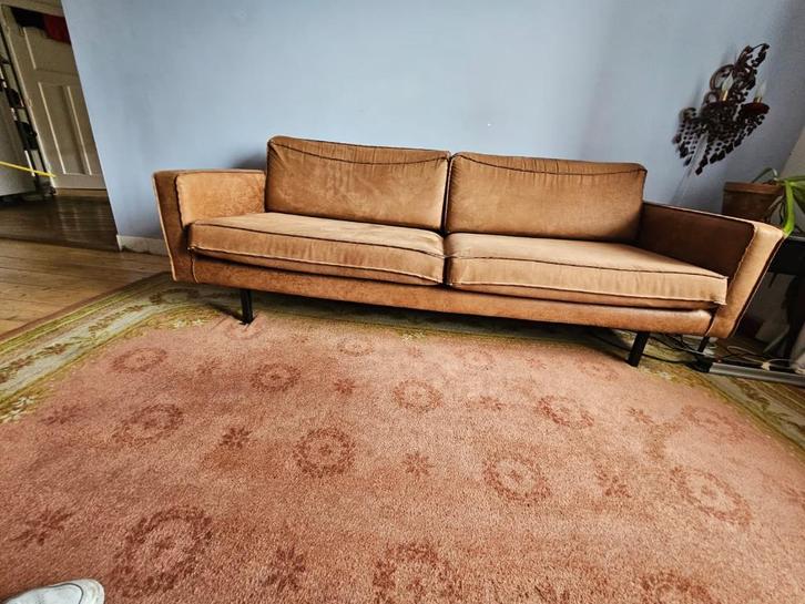 Leuke bruine tweepersoonsbank in prima staat, Huis en Inrichting, Banken | Bankstellen, Gebruikt, Rechte bank, Driepersoons, 200 tot 250 cm