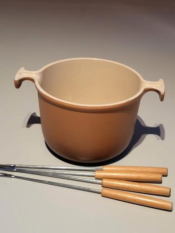 Le Creuset gietijzeren fonduepan Enzo Mari, nieuwstaat! beschikbaar voor biedingen