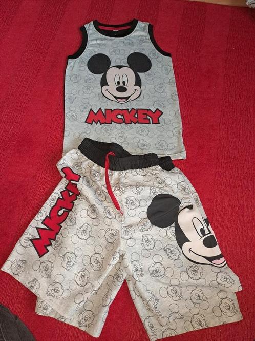 Mickey Mouse sport set.Shirt, 2broeken. Mt122- 128, Kinderen en Baby's, Kinderkleding | Maat 122, Zo goed als nieuw, Jongen of Meisje