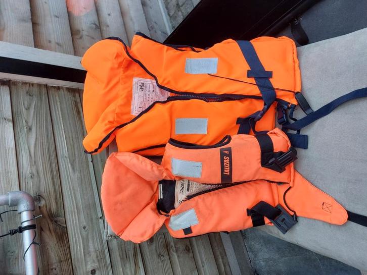 4 zwemvesten, reddingsvest kind en volwassenen., Watersport en Boten, Watersportkleding, Gebruikt, Reddingsvest of Zwemvest, Kind