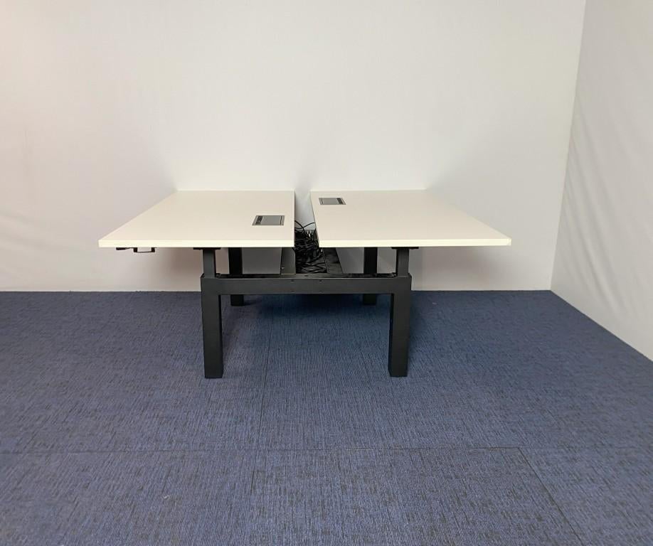 29 x Bench bureau Gispen (slinger), wit blad, 160 x 170 cm., Ophalen, In hoogte verstelbaar, Gebruikt