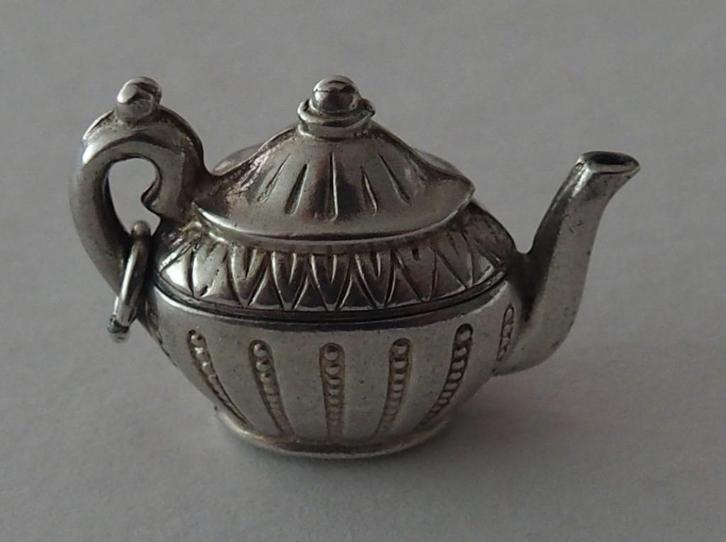 ZILVEREN GROTE THEEPOT, Sieraden, Tassen en Uiterlijk, Kettinghangers, Zo goed als nieuw, Zilver, Zilver, Overige voorstellingen