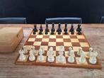 schaakbord 42x42 verzwaarde kunststof schaakstukken k 8,5cm, Ophalen of Verzenden, Minder dan 500 stukjes, Gebruikt, Schaken