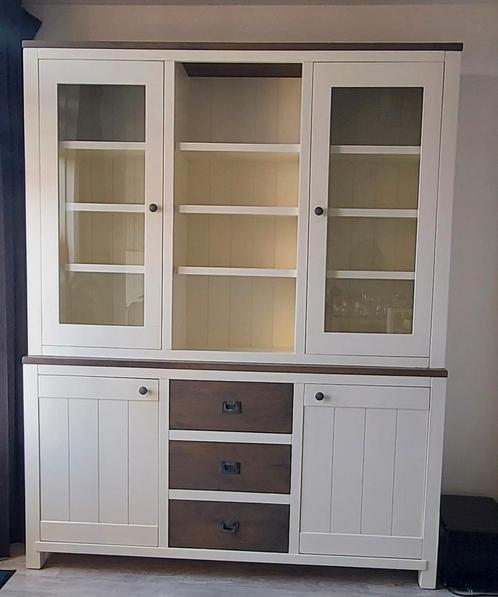 Te koop aangeboden: Tafel, tv-kast, vitrinekast en lampen, Huis en Inrichting, Kasten | Buffetkasten, Zo goed als nieuw, 25 tot 50 cm