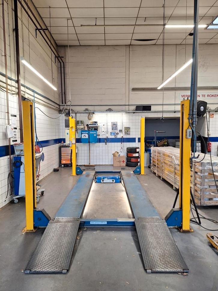 Hefbrug 4 koloms OMA Werther 4000 kg rai apk brug, Auto diversen, Autogereedschap, Ophalen