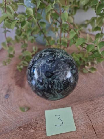 Groene kambaba jaspis bol 3 madagaskar 470 gram 7cm  beschikbaar voor biedingen