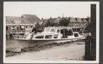 echtenerbrug  dorpsgezicht met boot, Verzamelen, Ansichtkaarten | Nederland, Verzenden, 1960 tot 1980, Gelopen, Friesland