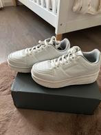 Schoenen met wieltjes te koop maat 35/36 wit, Ophalen of Verzenden, Zo goed als nieuw