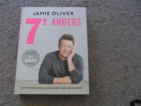7x anders  Jamie Oliver, Boeken, Kookboeken, Zo goed als nieuw, Overige gebieden, Ophalen of Verzenden