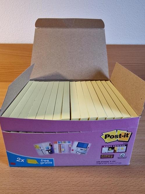 Post its / post-its in doos. Nieuw! 78 Mm x 127 mm., Diversen, Schrijfwaren, Nieuw, Ophalen of Verzenden