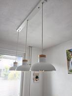 Witte hanglampen  met plafondplaat, Huis en Inrichting, Lampen | Hanglampen, Ophalen, Gebruikt