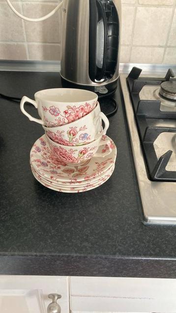 Johnson Brothers Rose Chintz Theekopjes & Schotels beschikbaar voor biedingen